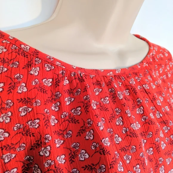 Gap‎ red  peasant blouse - Picture 2 of 8